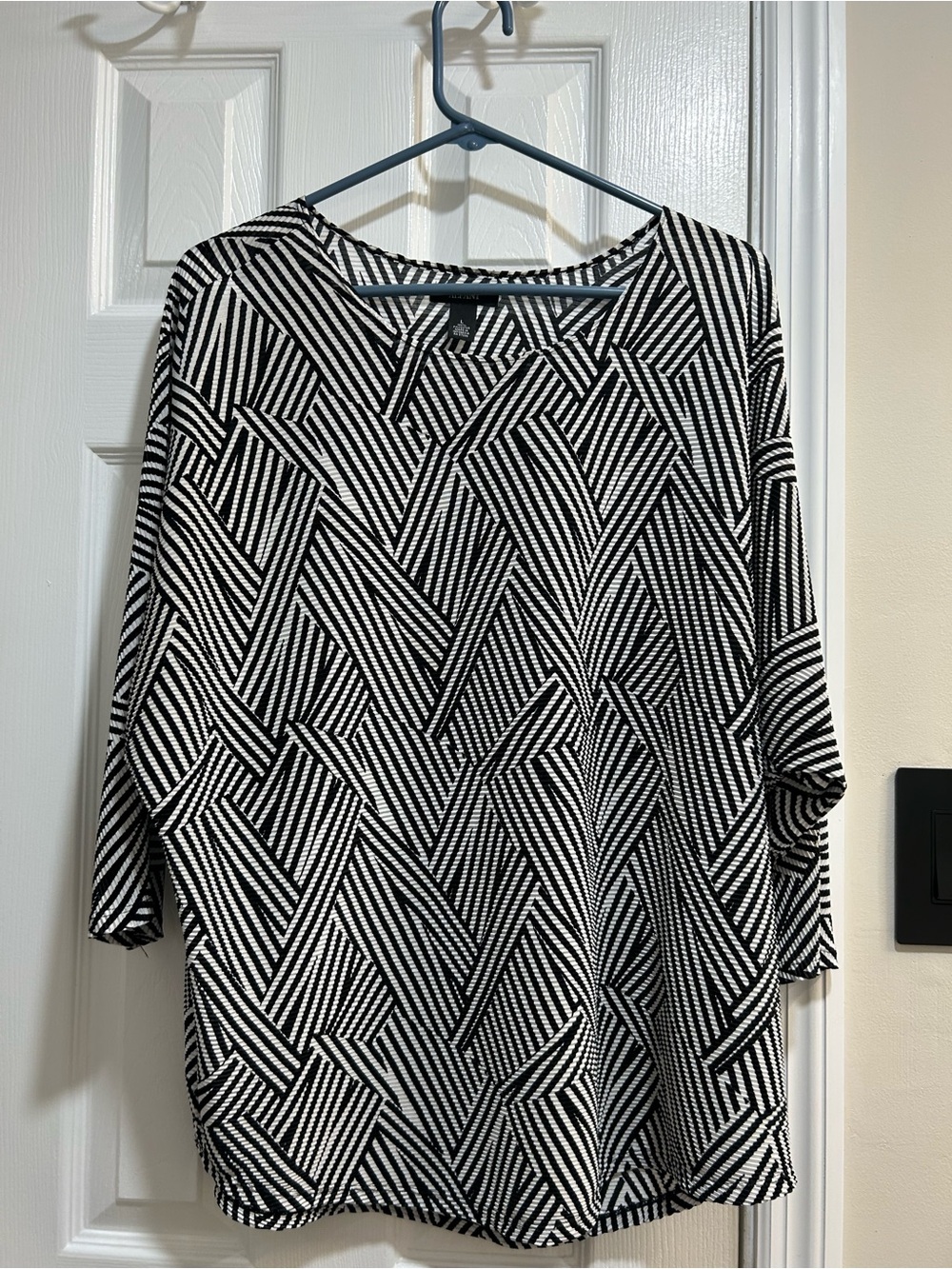 Alfani black and white geometric blouse